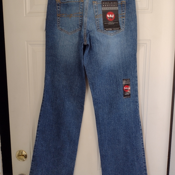 NWT NEW YORK & COMPANY.. WESTSIDE BOOT CUT STRETCH JEANS SIZE 4 AVERAGE - Picture 6 of 12